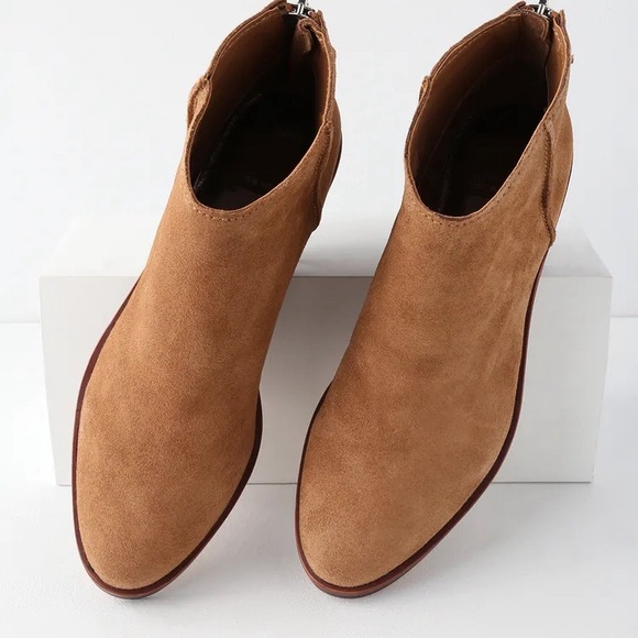 Dolce Vita - Women’s Tucker Dark Saddle Suede Boots. (US 7) - Picture 4 of 8